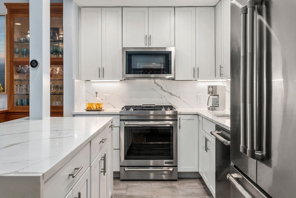 40 Isabella Street Unit: 3E