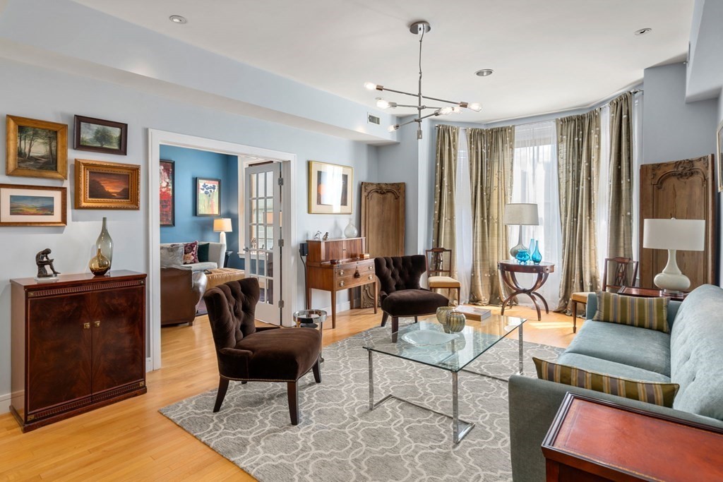 40 Isabella Street Unit: 3E