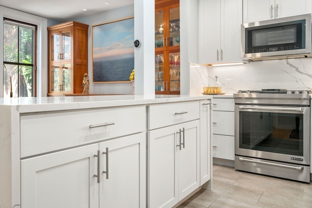 40 Isabella Street Unit: 3E