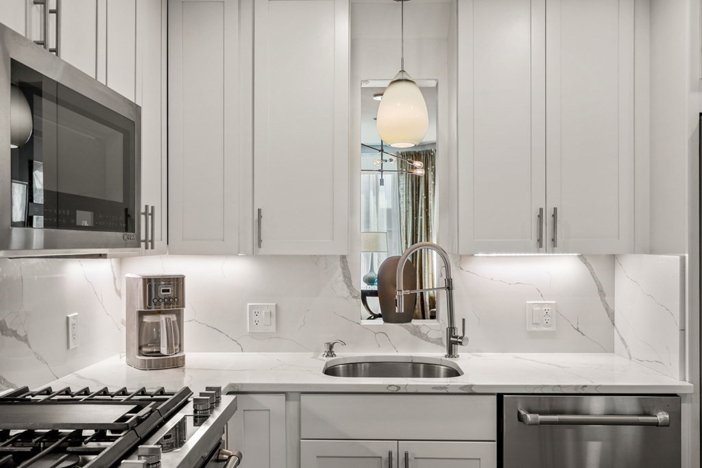 40 Isabella Street Unit: 3E