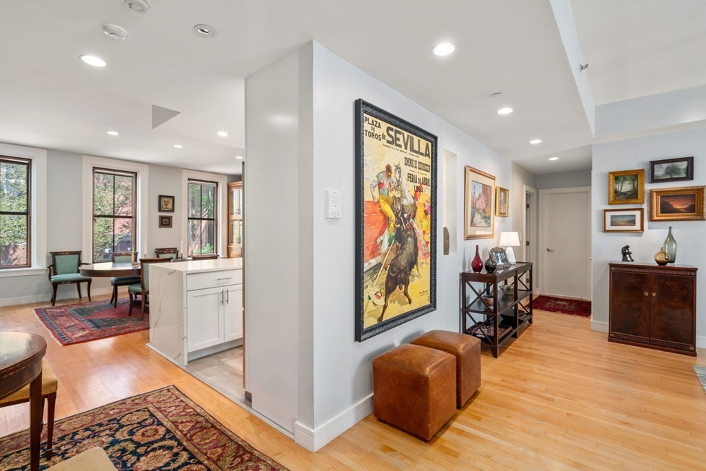 40 Isabella Street Unit: 3E