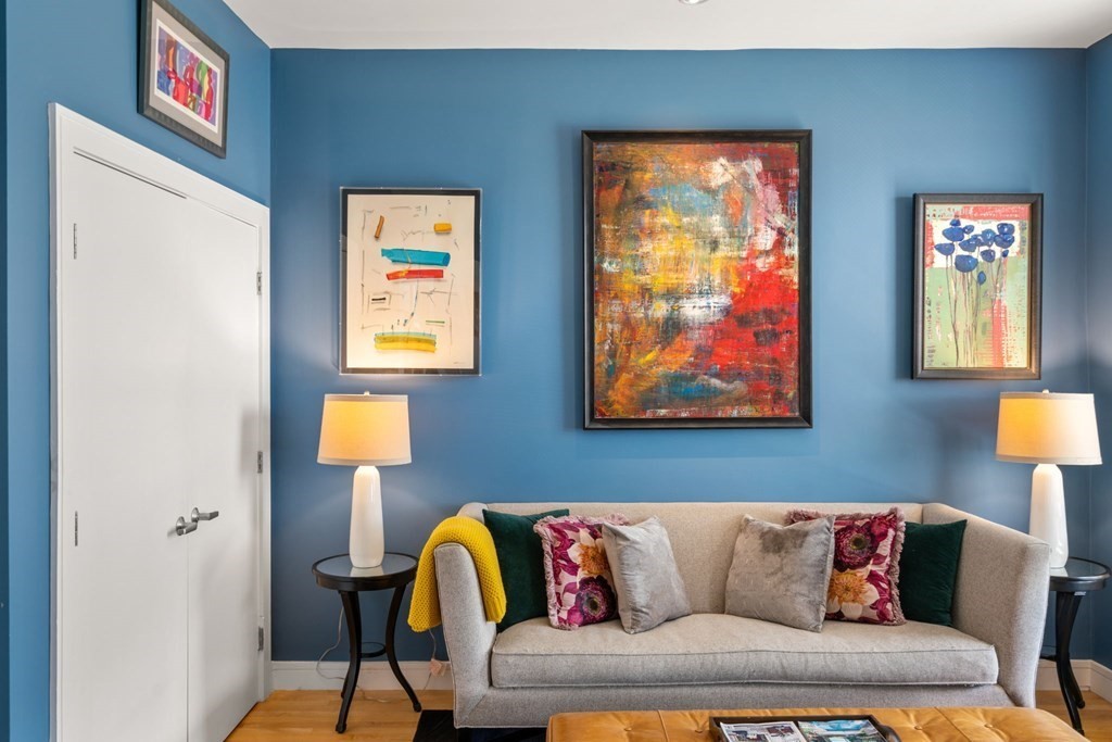 40 Isabella Street Unit: 3E