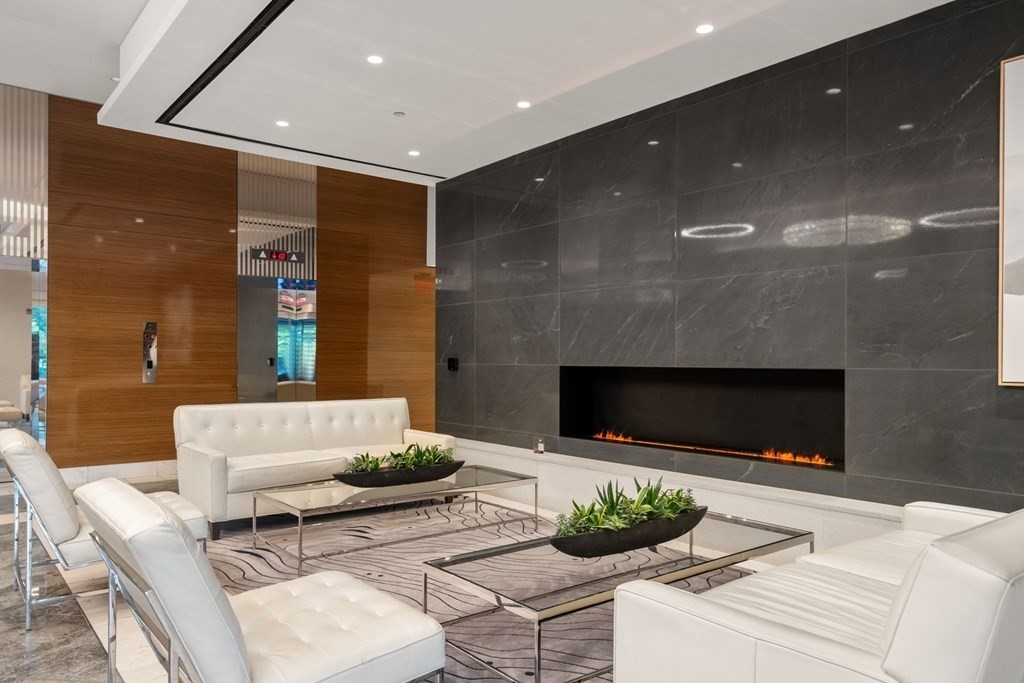 151 Tremont Street Unit: 14A