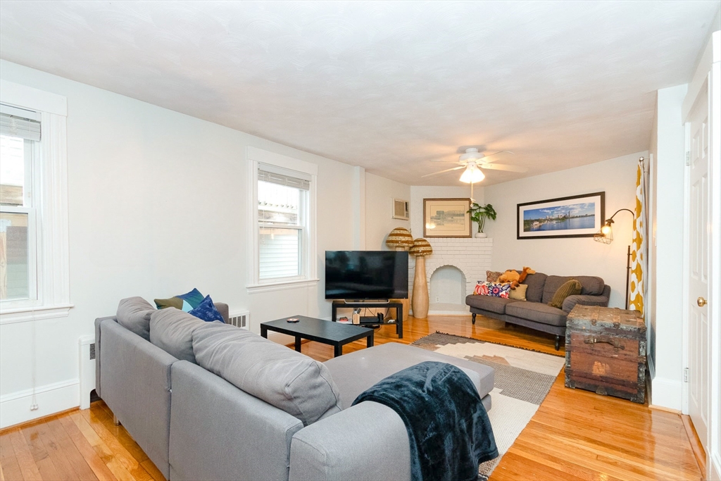 85 Beach Rd