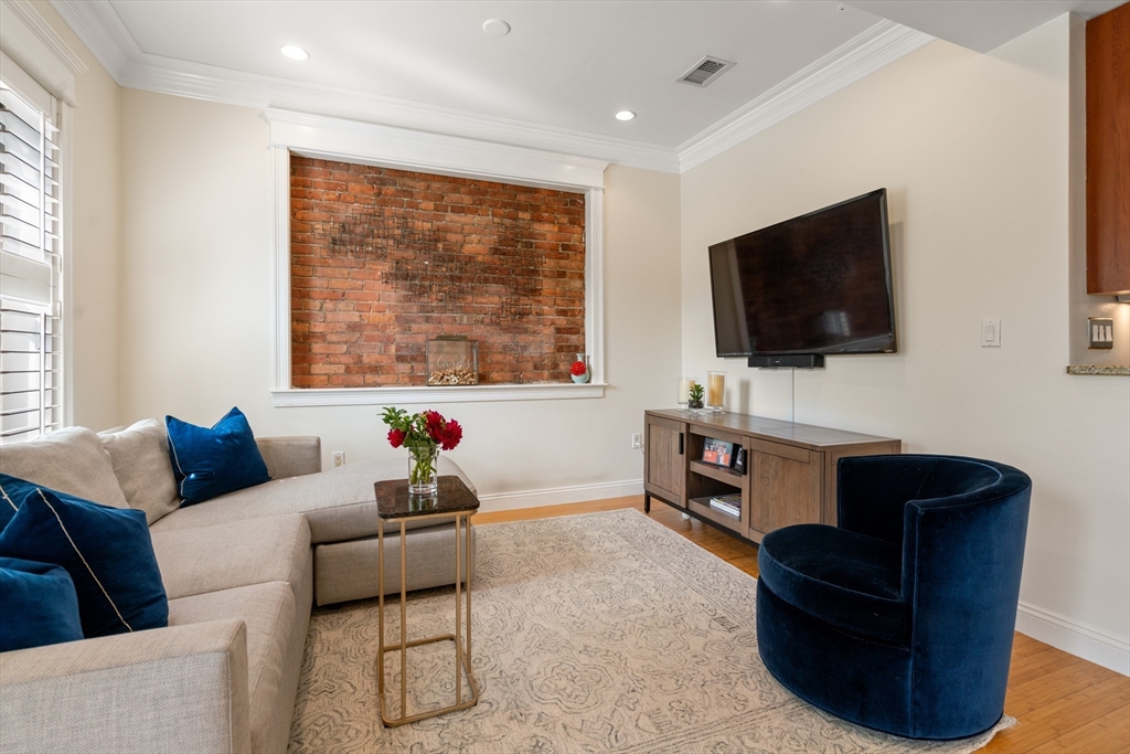 12 Worcester Square # 4