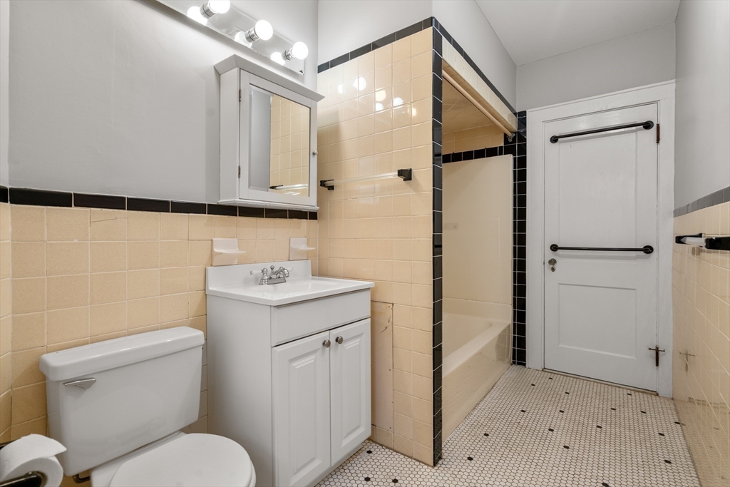 41 Melville Avenue # B