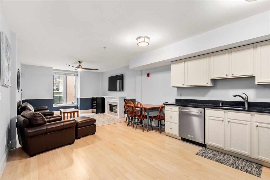 45 W Broadway # 204