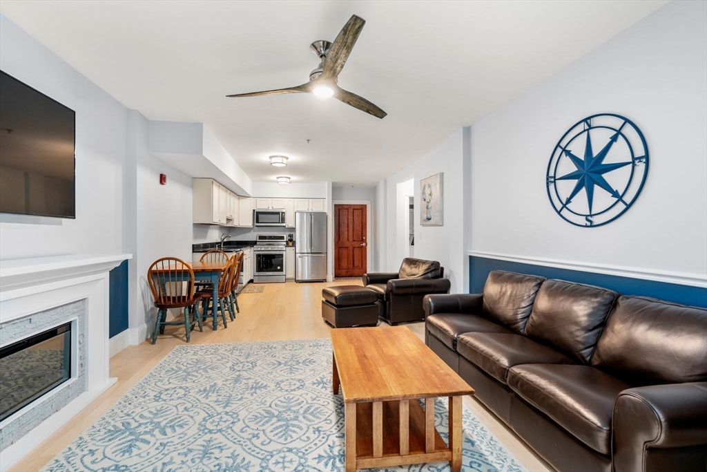45 W Broadway # 204