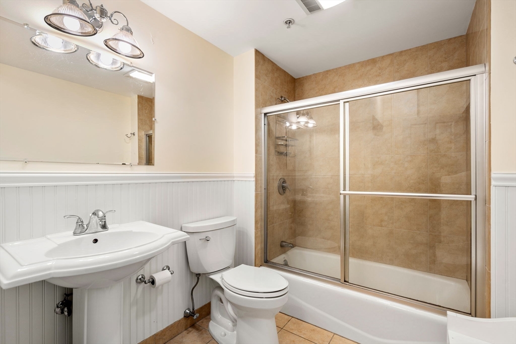 45 W Broadway # 204