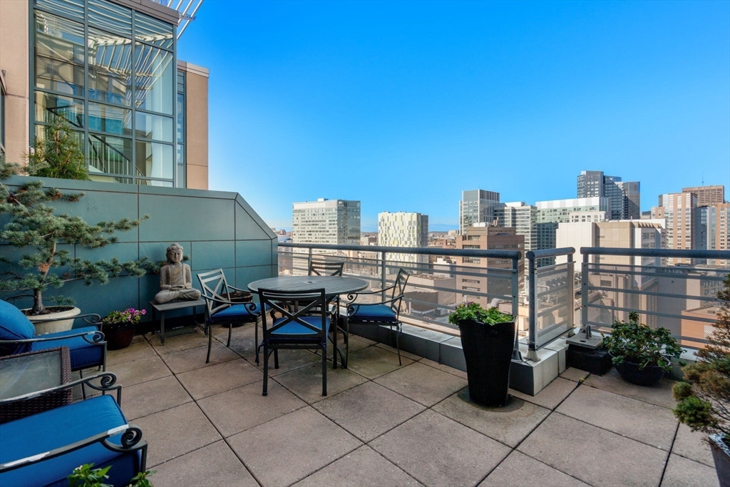 1 Nassau St # 2203