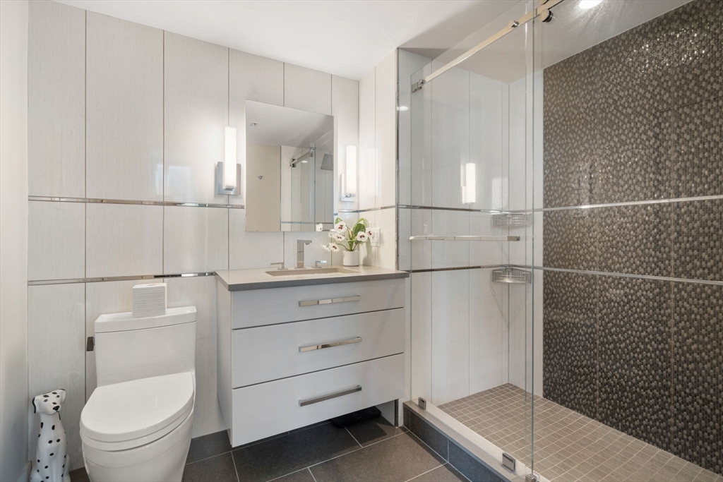 1 Nassau St # 2203