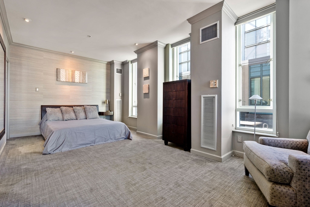 1 Nassau St # 2203