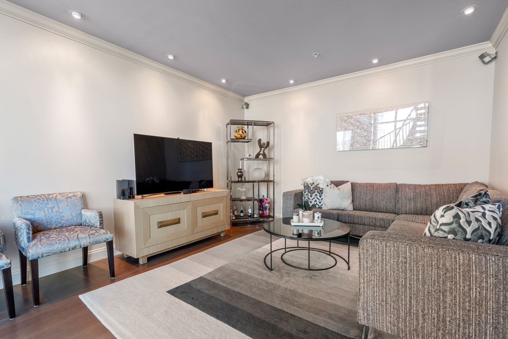 1 Nassau St # 2203