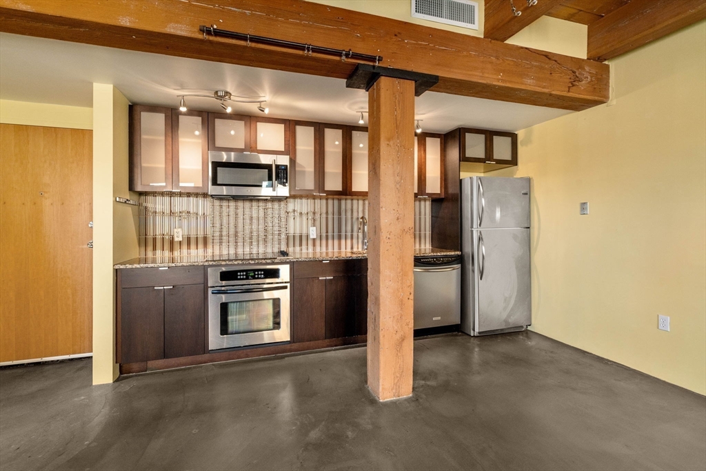 90 Wareham St # 304