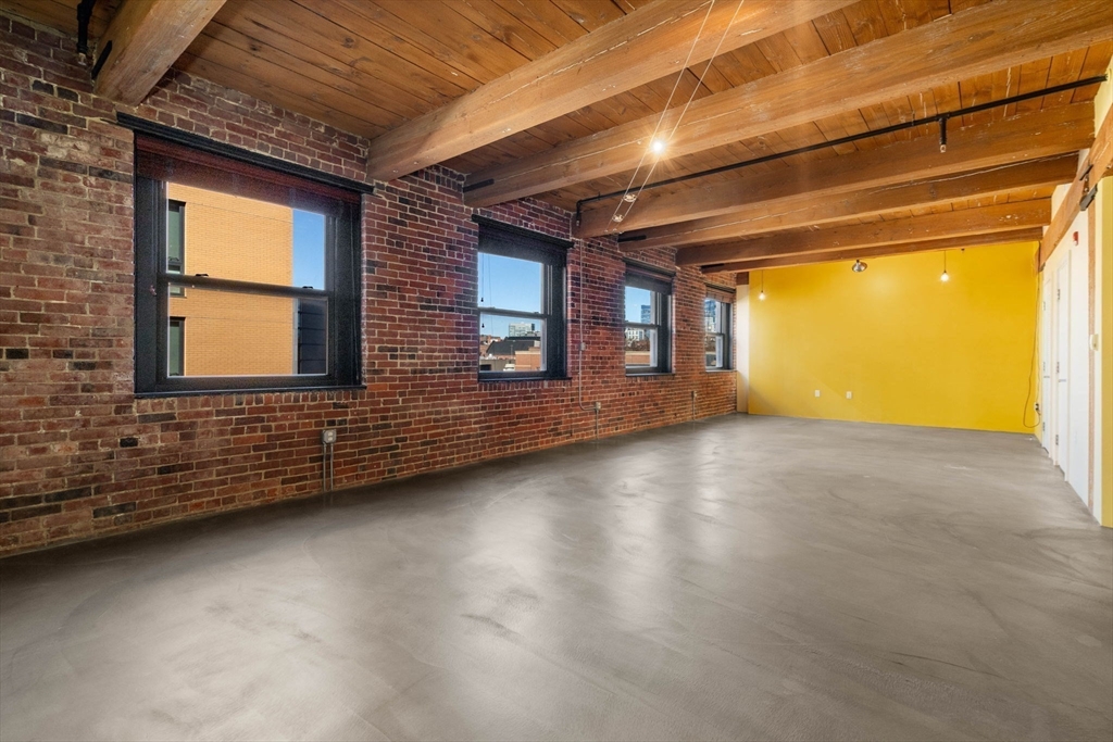 90 Wareham St # 304