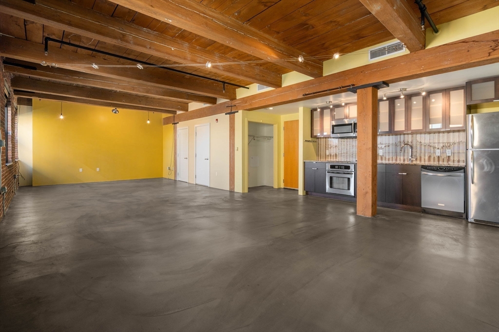 90 Wareham St # 304