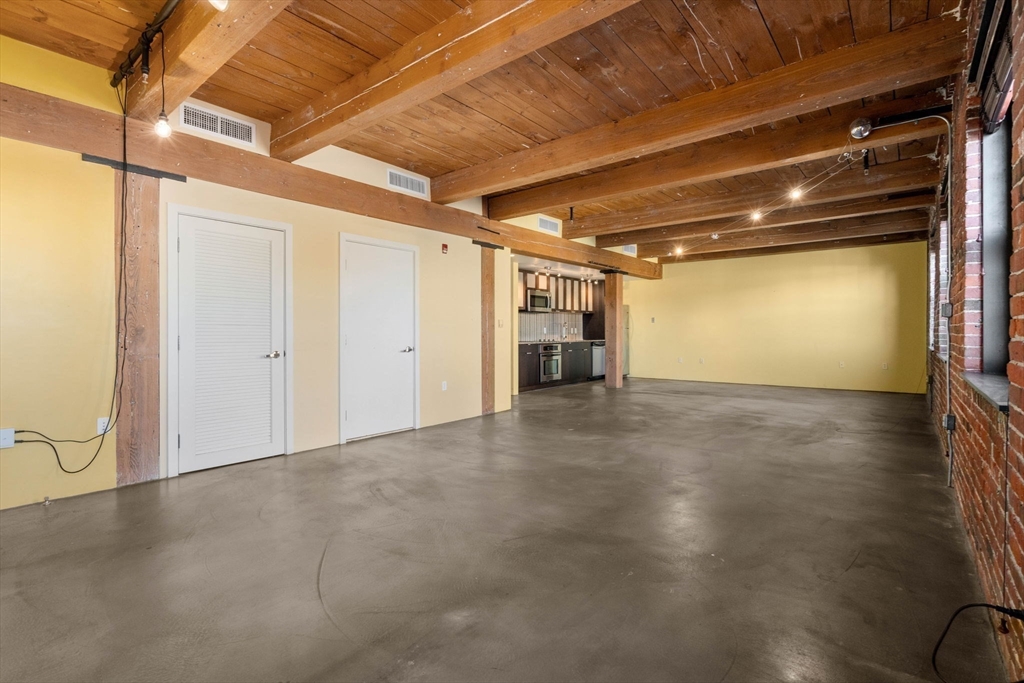 90 Wareham St # 304