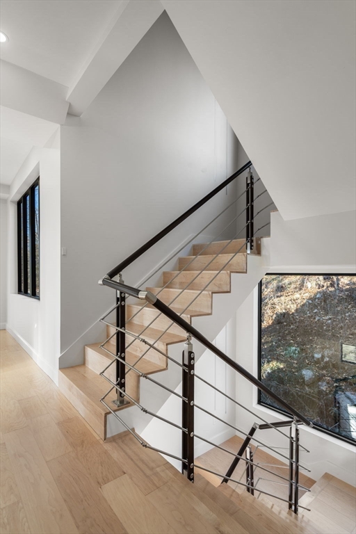 83 Glen St