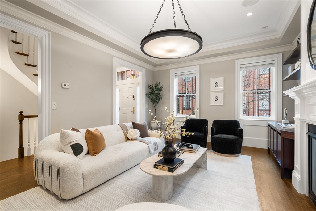 10 Bond Street