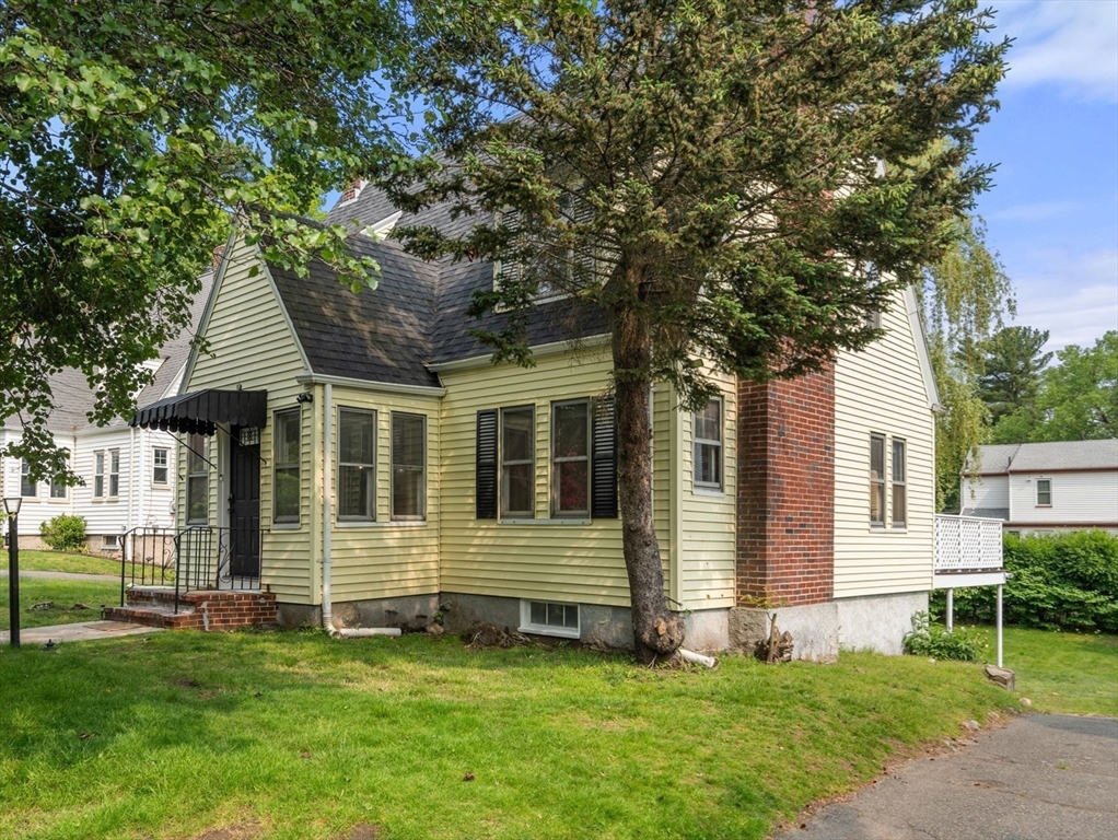 186 Brooks St