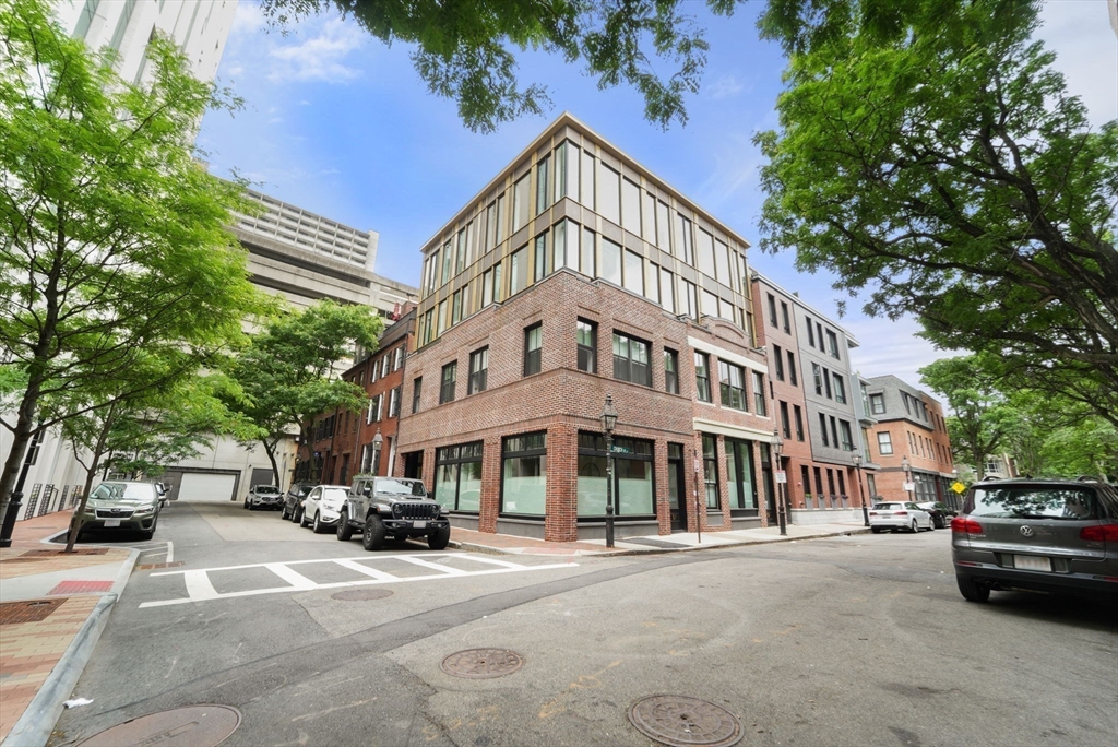 67 Church St Unit: PH6