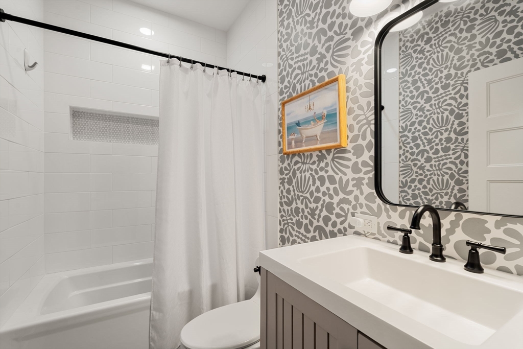 192 Amory Street # 2