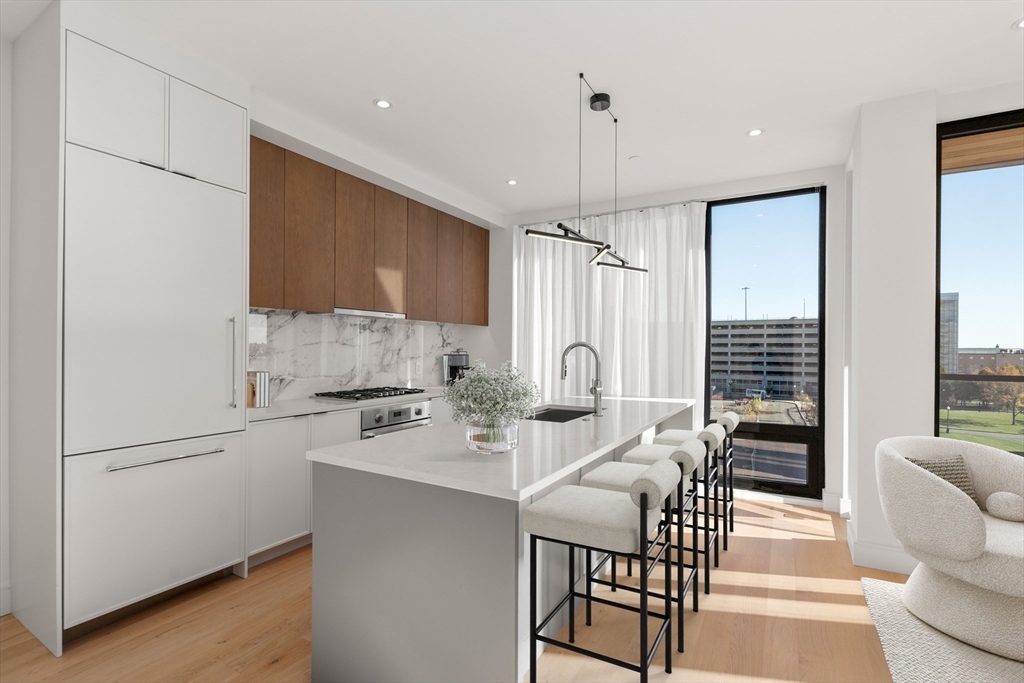 595 Albany Street # 401