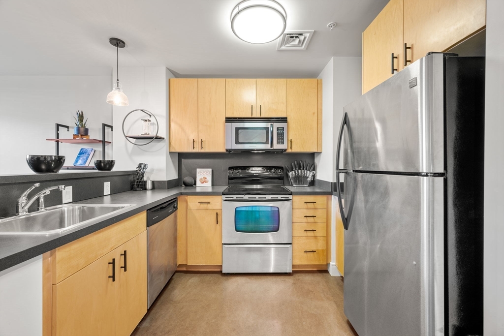 700 Harrison Ave # 311