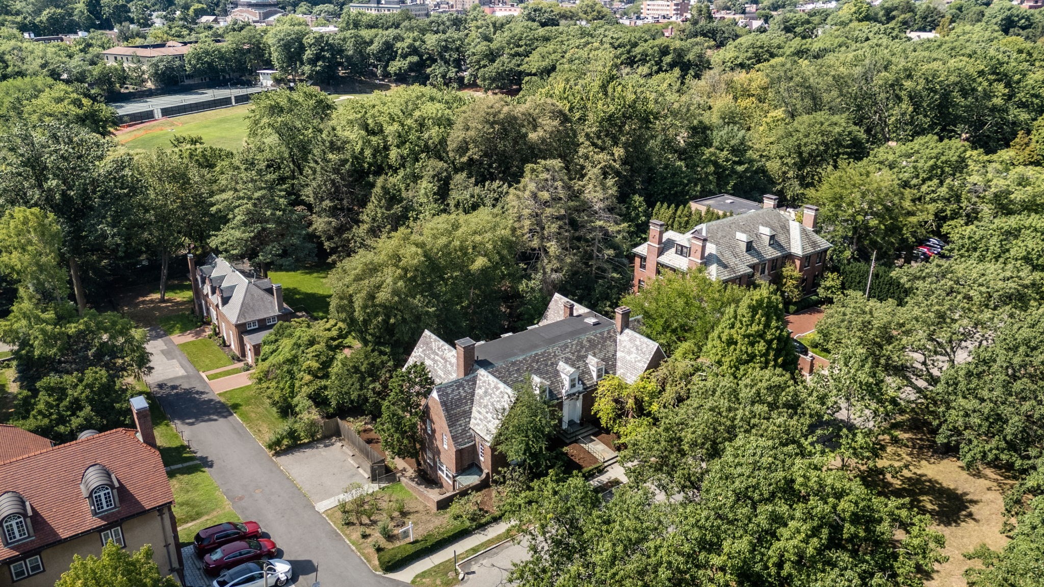 180 Ivy St