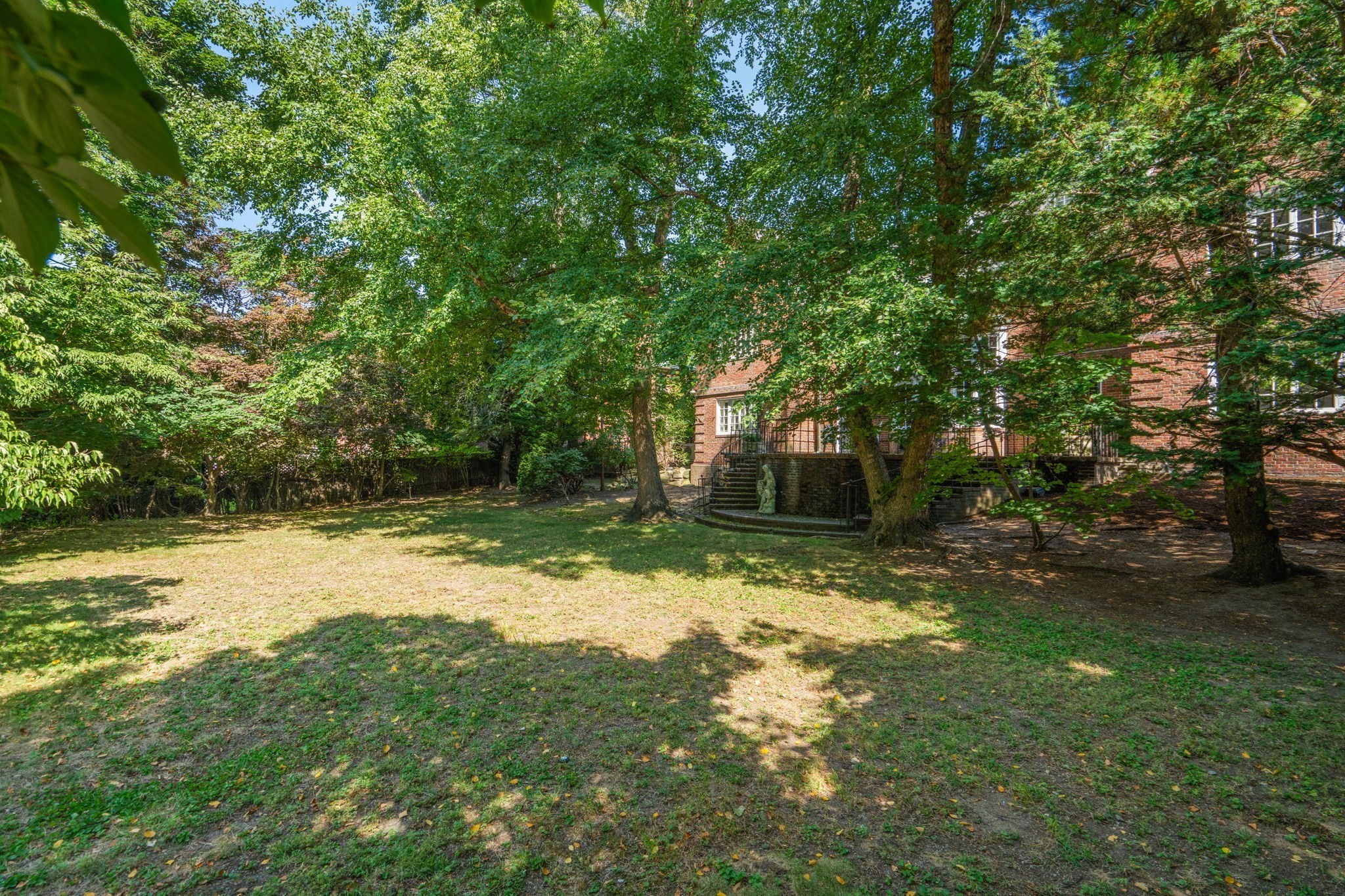 180 Ivy St