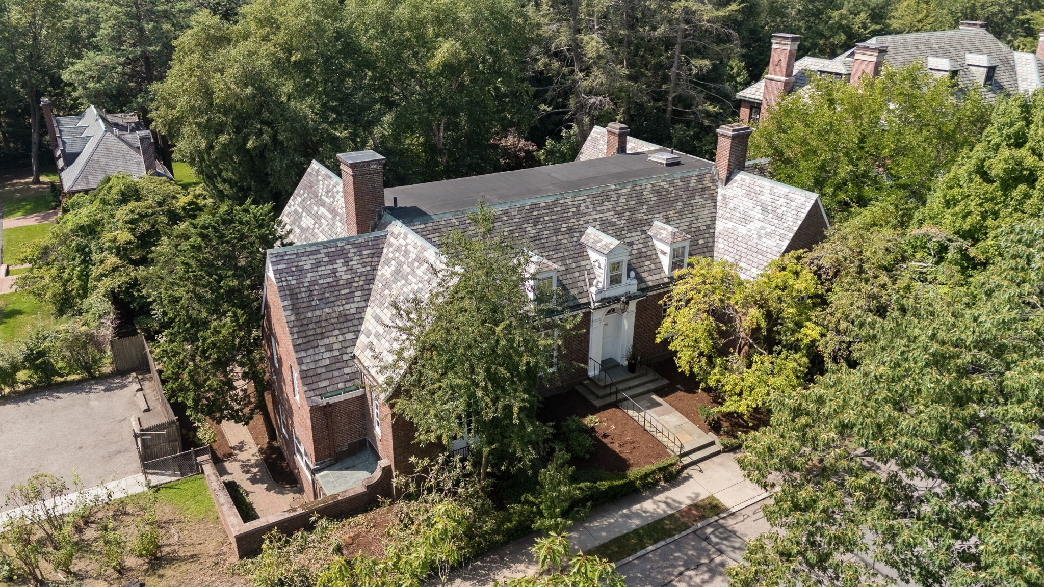 180 Ivy St