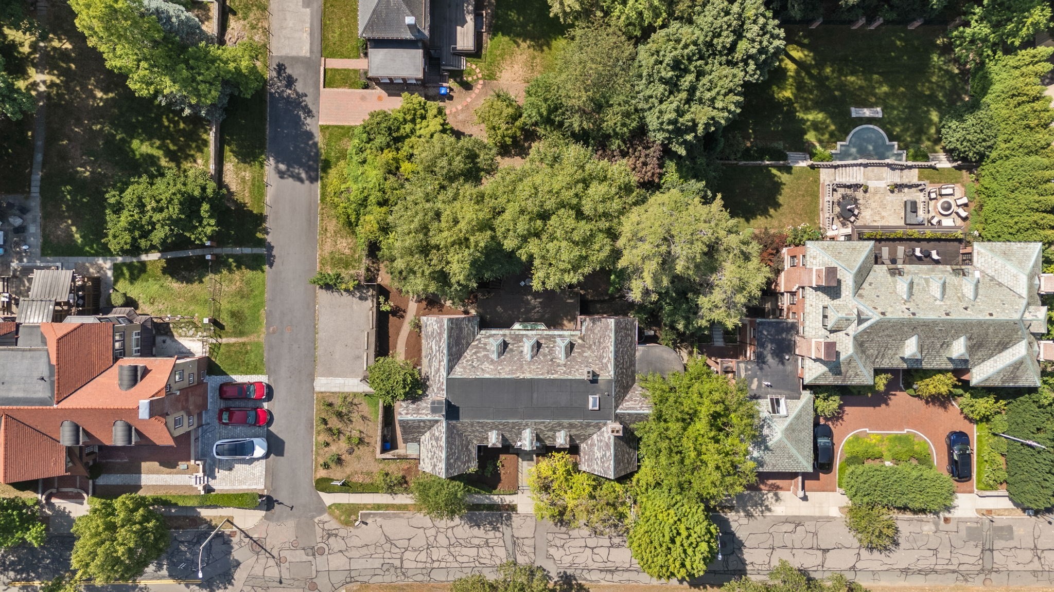 180 Ivy St