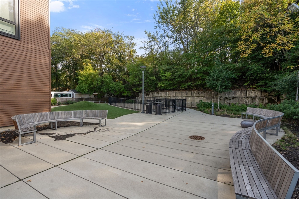 21 Soldiers Field Pl # 408