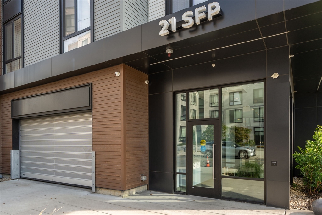 21 Soldiers Field Pl # 408