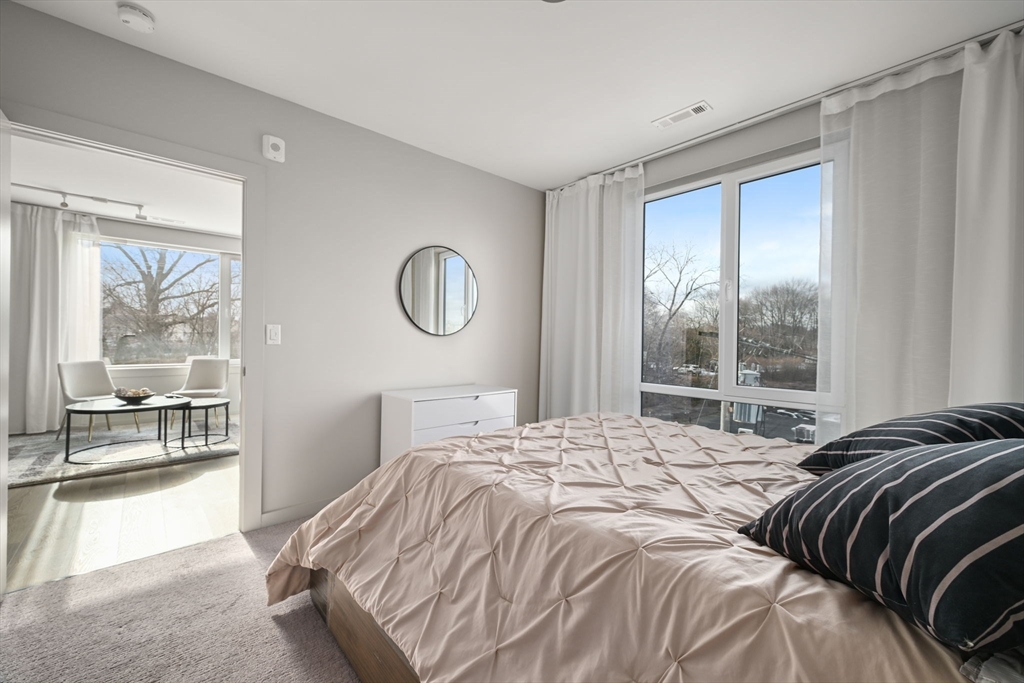 21 Soldiers Field Pl # 408