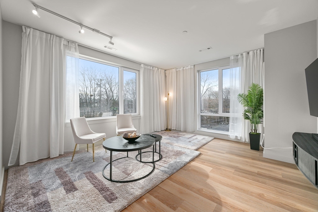 21 Soldiers Field Pl # 408