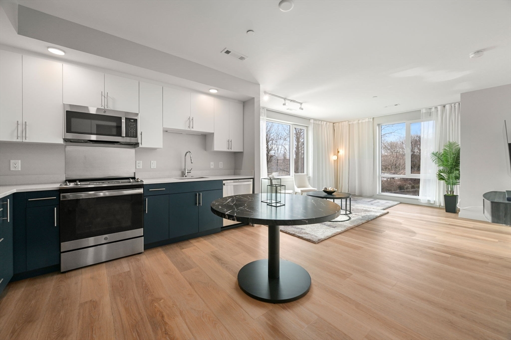 21 Soldiers Field Pl # 408
