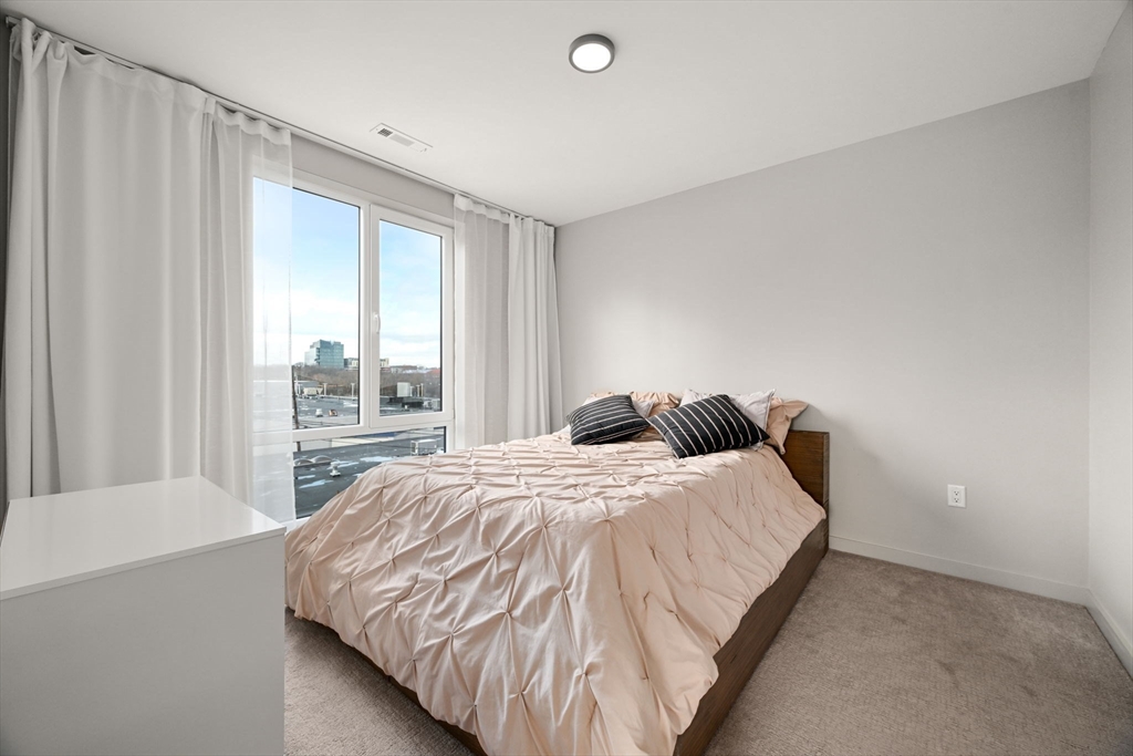 21 Soldiers Field Pl # 408
