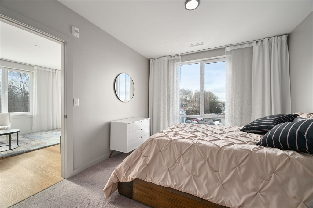 21 Soldiers Field Pl # 408