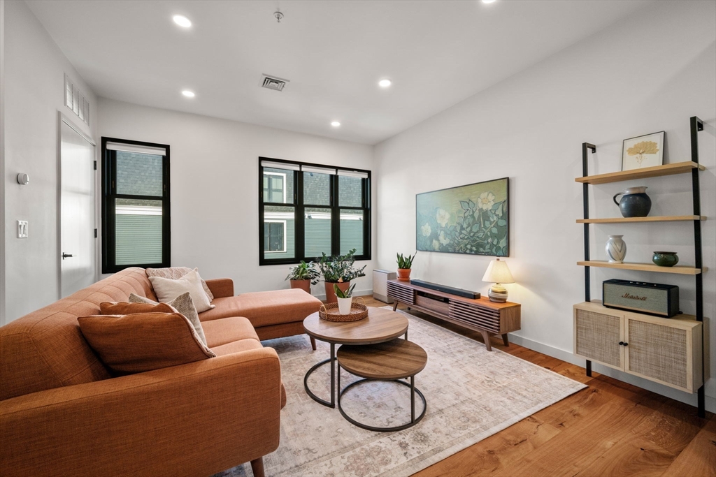 211 Condor St # 7