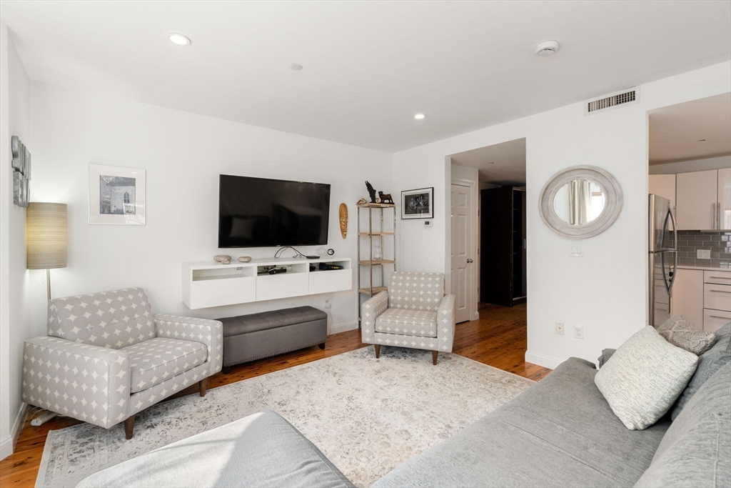 219 Shawmut Ave # 1B
