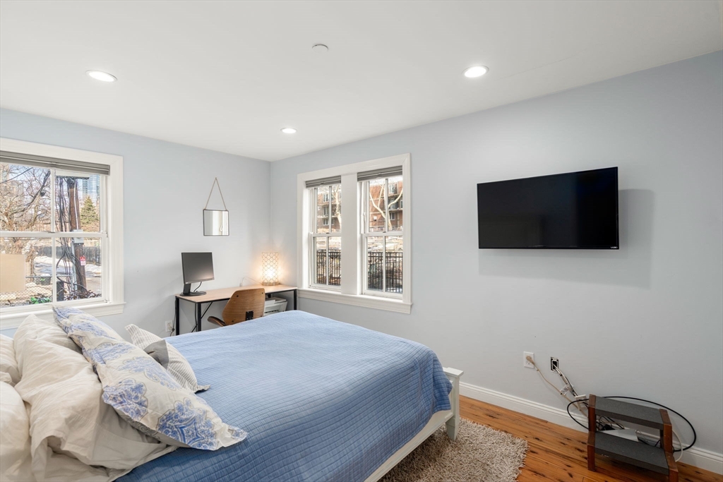 219 Shawmut Ave # 1B