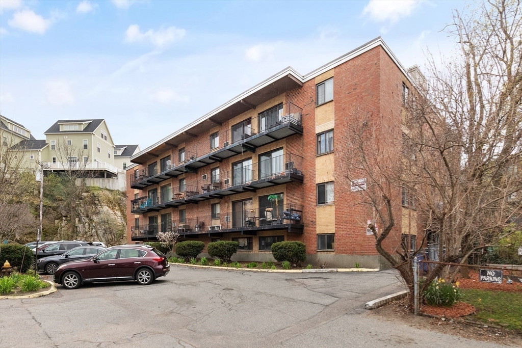 5 Linda Lane # 2 Unit: 1-2