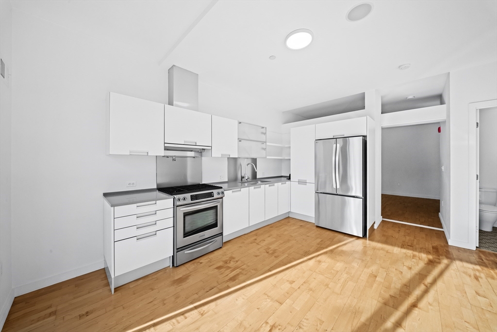 346 Congress Street # 609