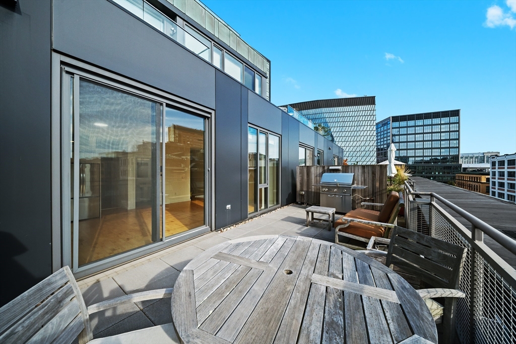 346 Congress Street # 609