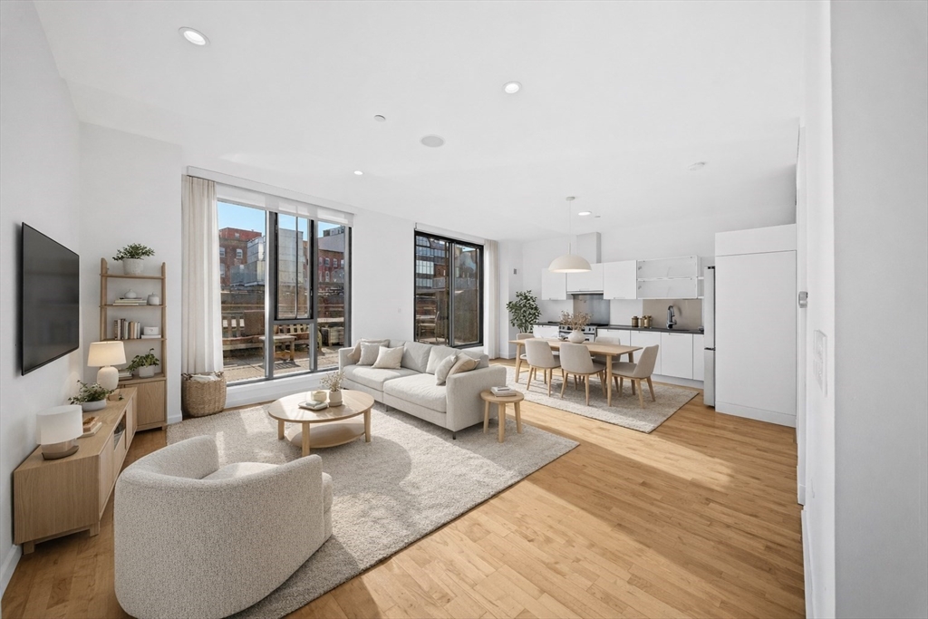 346 Congress Street # 609