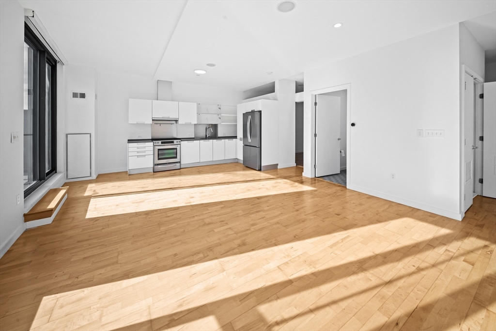346 Congress Street # 609