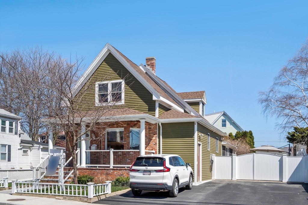 67 Lynnfield St