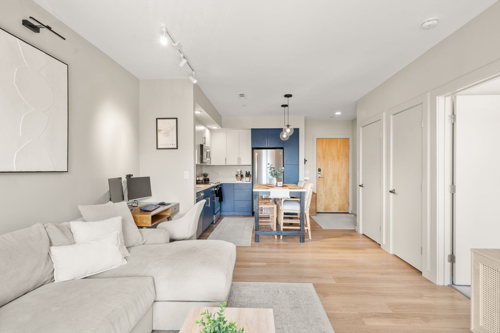 21 Soldiers Field Place # 206