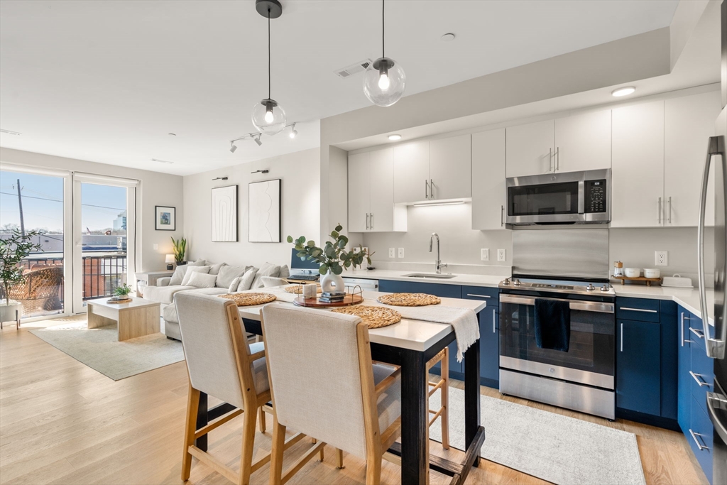 21 Soldiers Field Place # 206